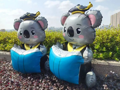 1pc Cute Holding Graduation Bear Aluminum Film Balloon, Graduation Party Balloon Perfect For School Events And Campus Decoration