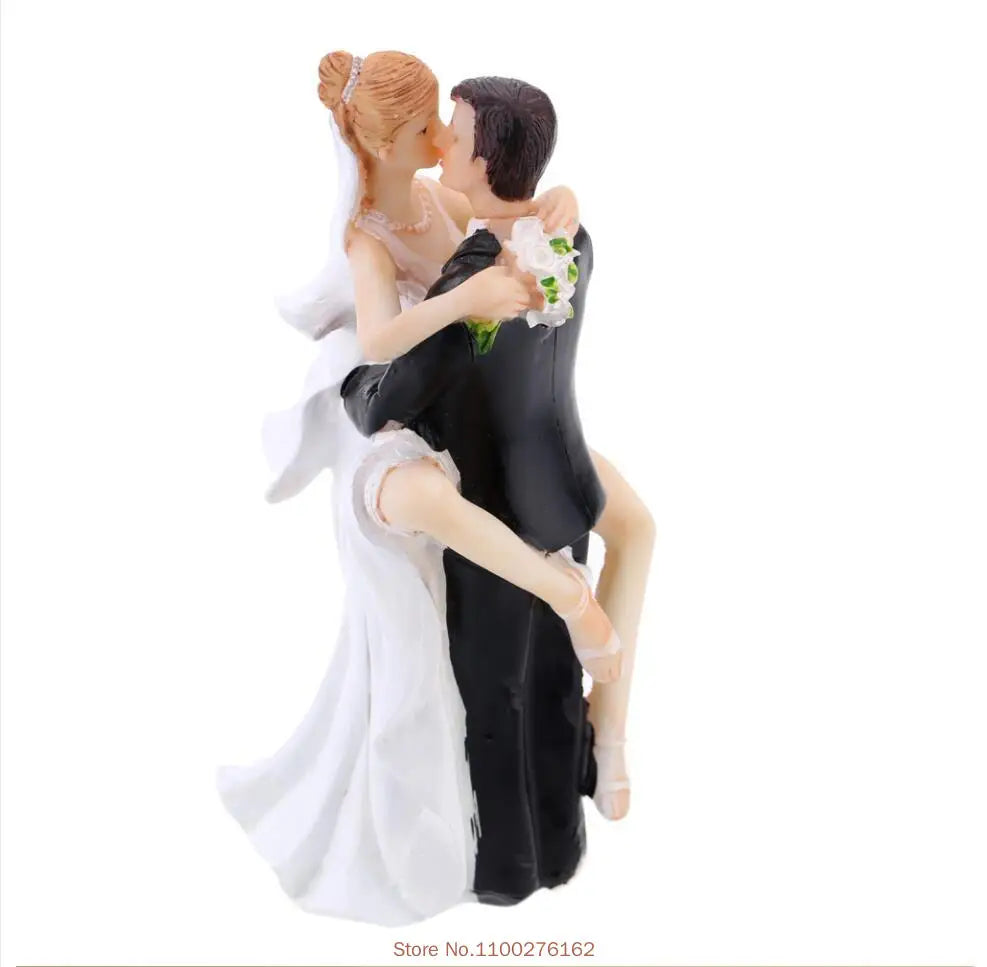 Cake Toppers Dolls Bride and Groom Figurines Funny Wedding Cake Toppers Stand Topper Decoration Supplies Marry Figurine