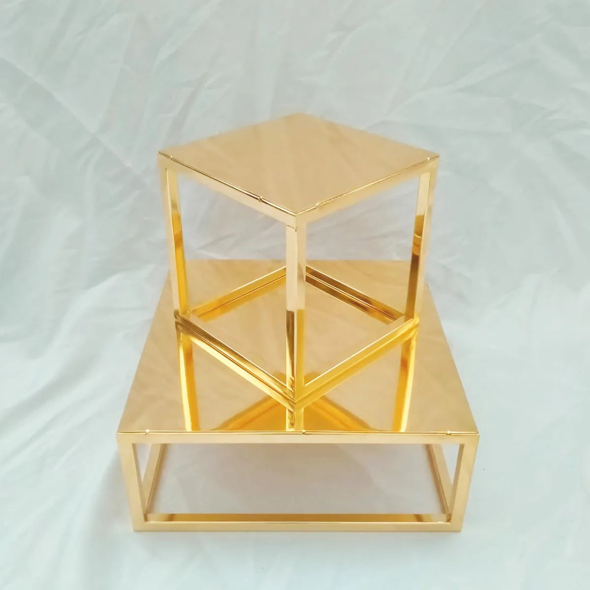 Metal Round and Square Floating Cake Stand Gold Modern Cake Stand Wedding Cake Tier Birthday Party Cupcake Display Stand